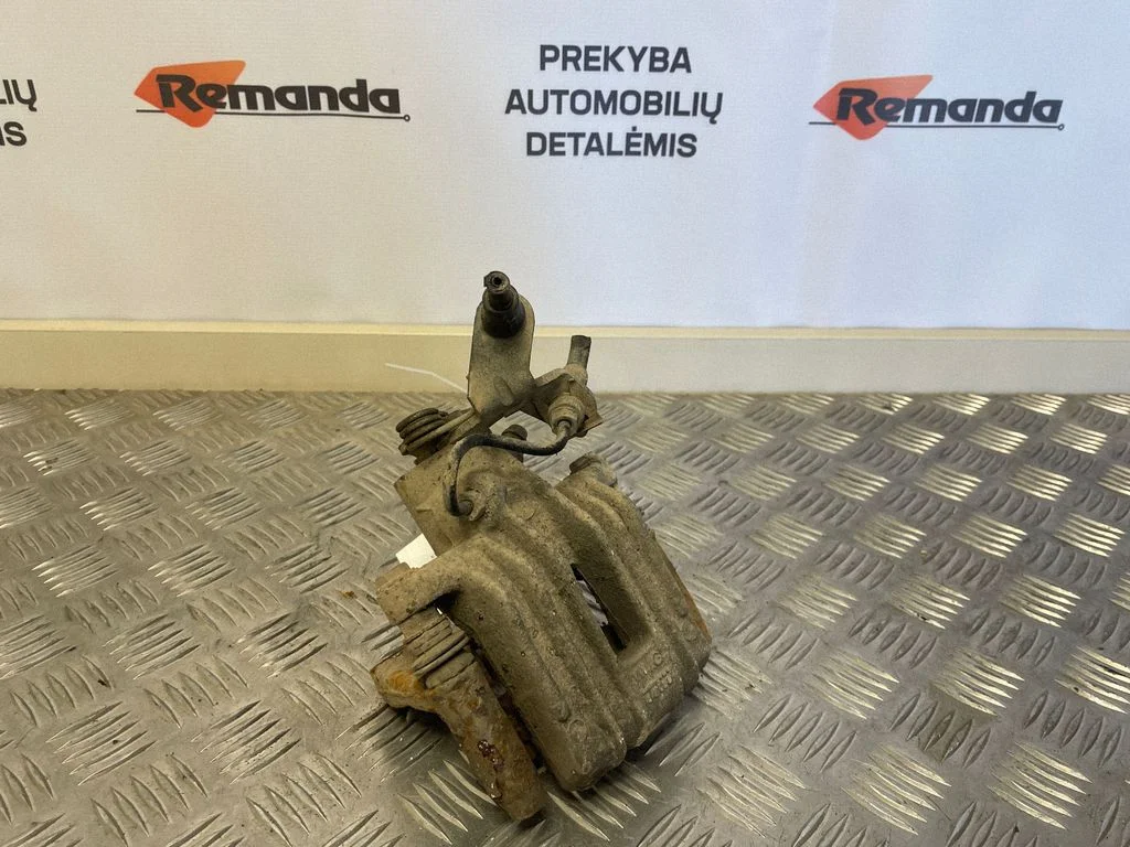Aizmugurējais bremžu suports – aizmugurējā kreisā