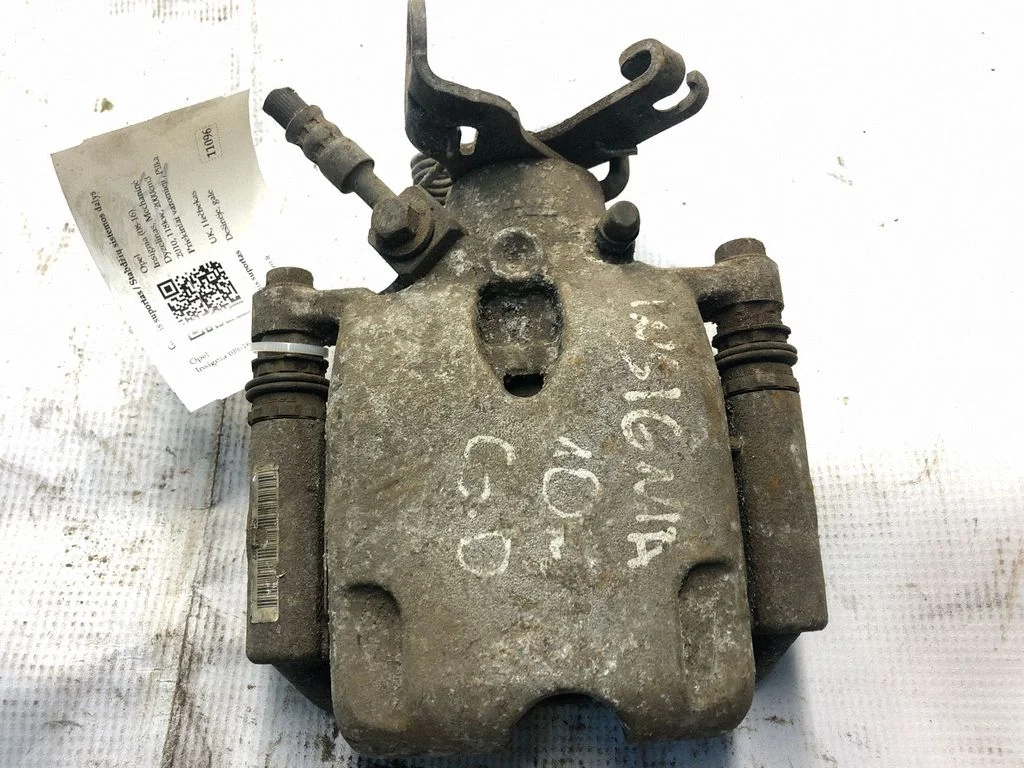 Rear brake caliper – rear right