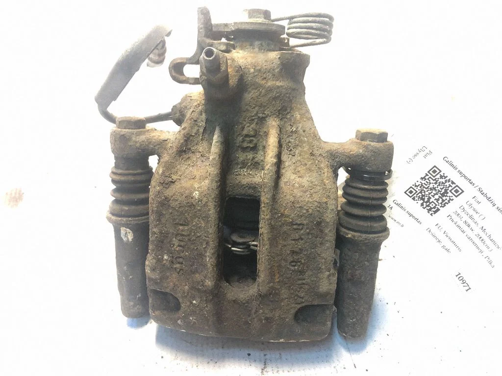 Rear brake caliper – rear right