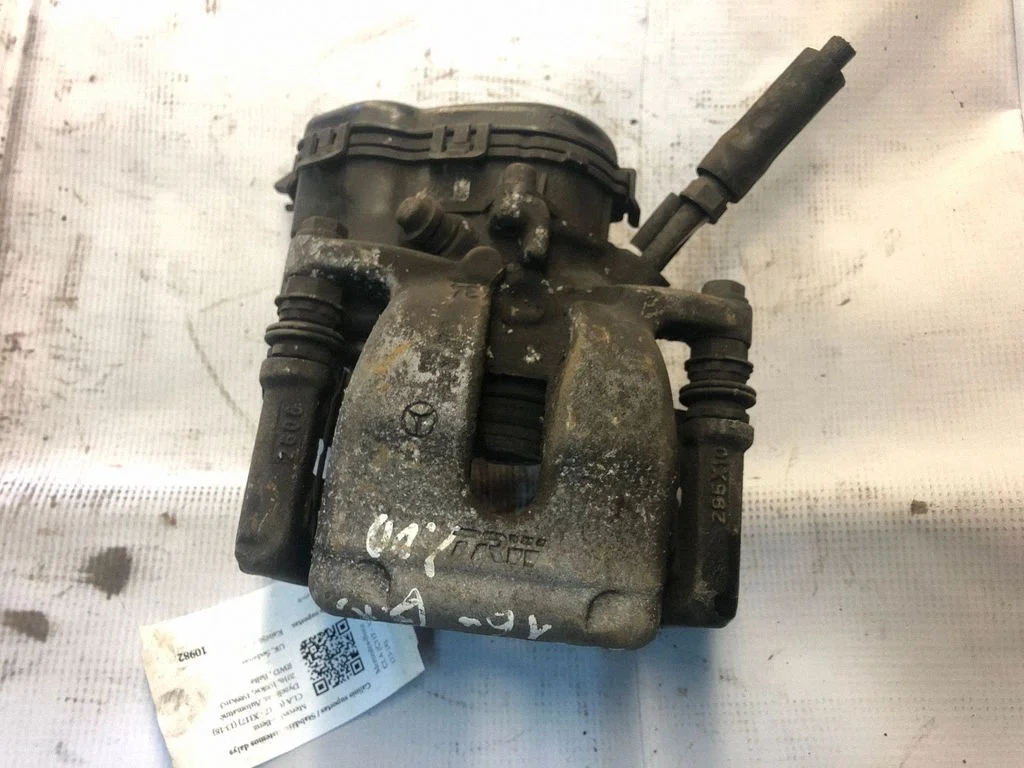 Rear brake caliper – rear left