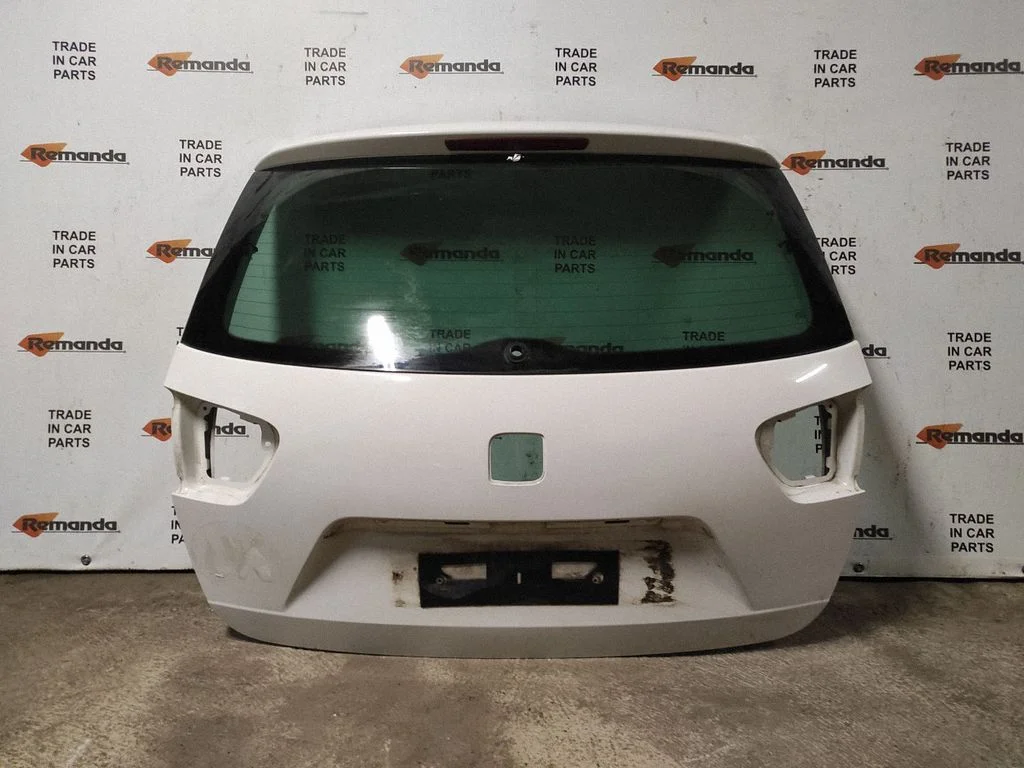 Tailgate/trunk/boot lid – rear