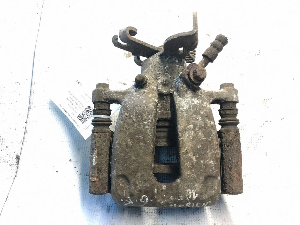 Rear brake caliper – rear left