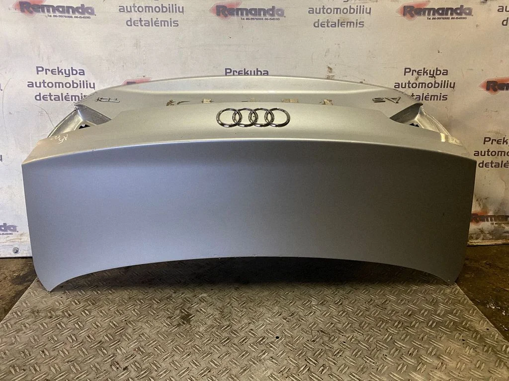 Tailgate/trunk/boot lid – rear