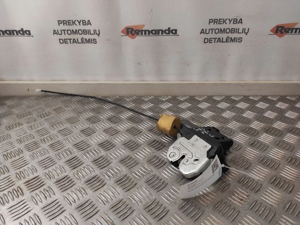 Aizmugurējā vāka slēdzene 2217500085