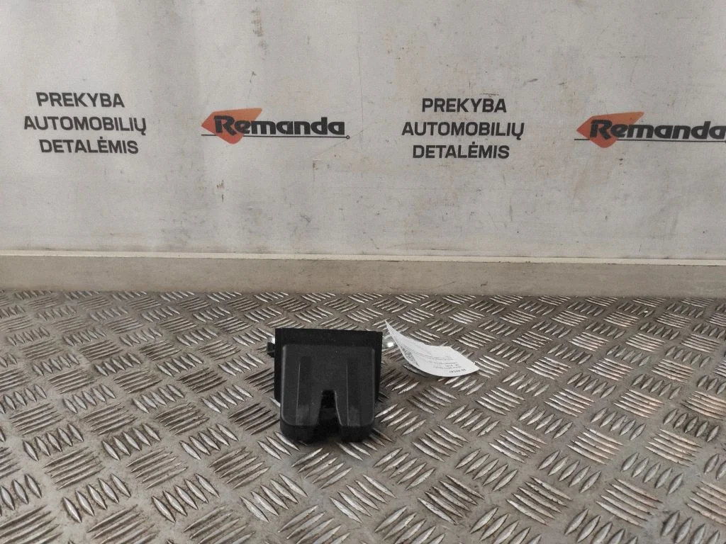 Aizmugurējā vāka slēdzene 5NA827505076