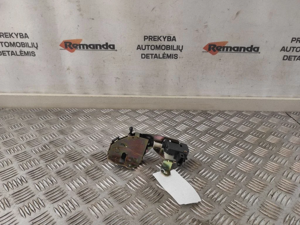 Aizmugurējā vāka slēdzene 7L0827506D