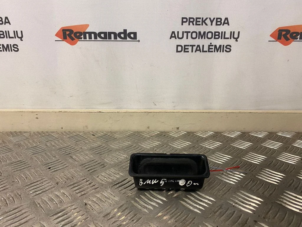 Atidarymo rankenėlė galinio dangčio (išorinė)