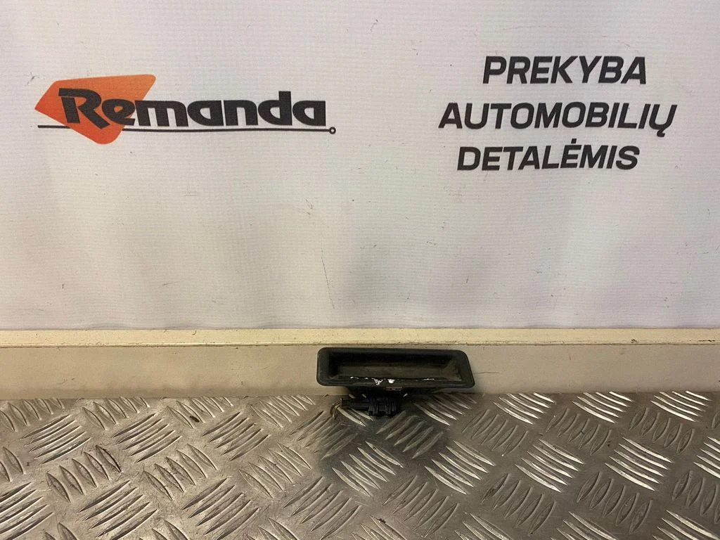 Atidarymo rankenėlė galinio dangčio (išorinė)