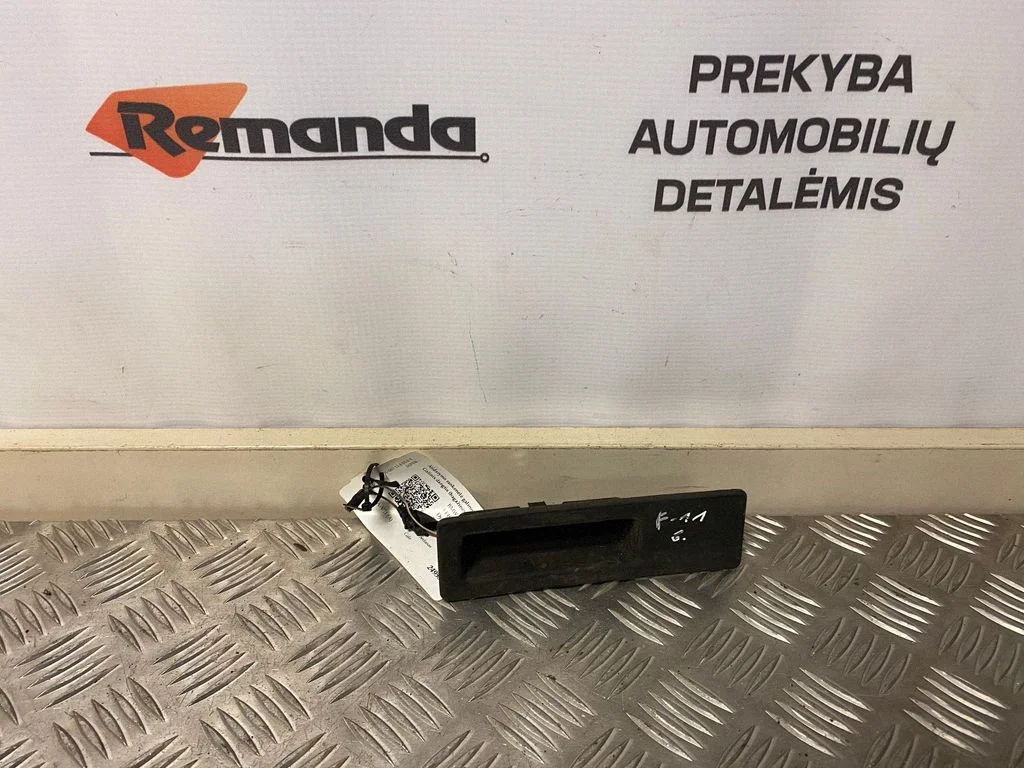 Atidarymo rankenėlė galinio dangčio (išorinė)