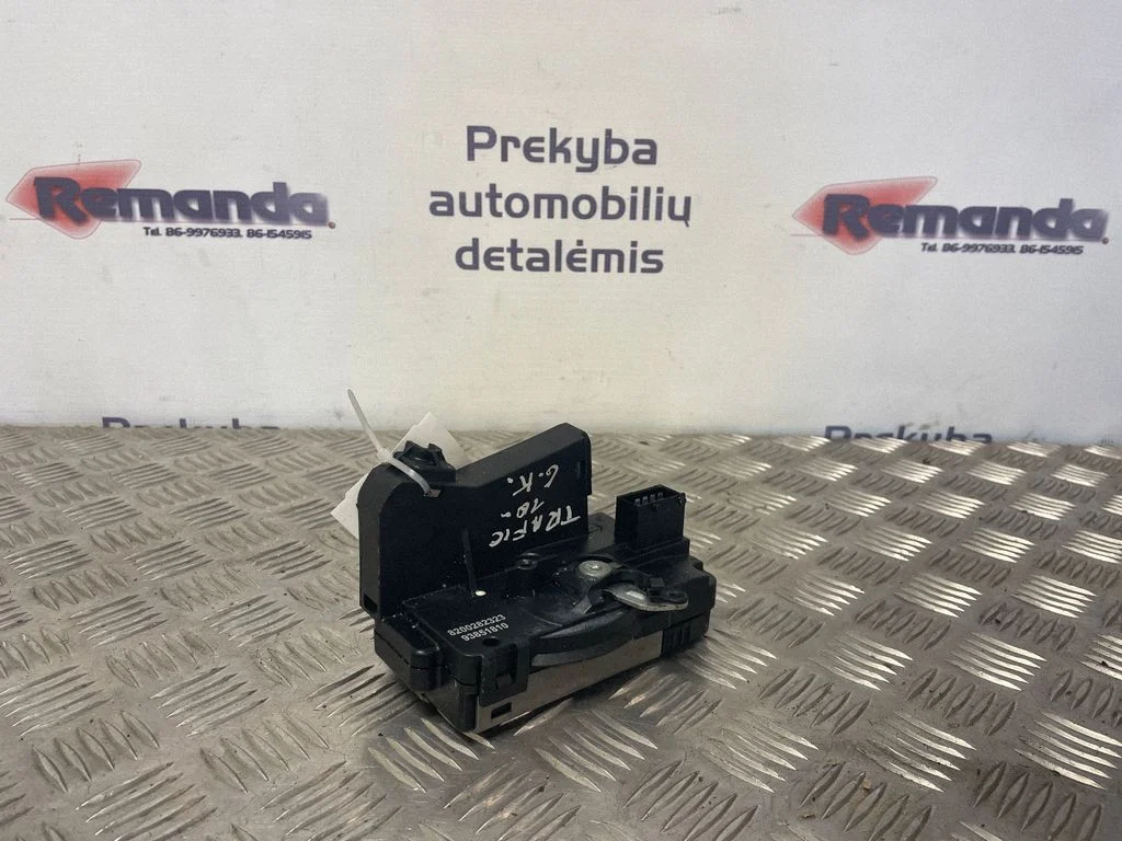 Aizmugurējā vāka slēdzene 8200282323