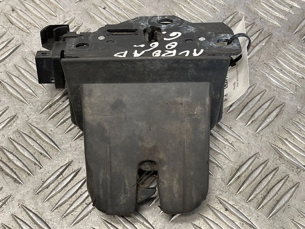 Tagaluugi lukk 8P4827505B