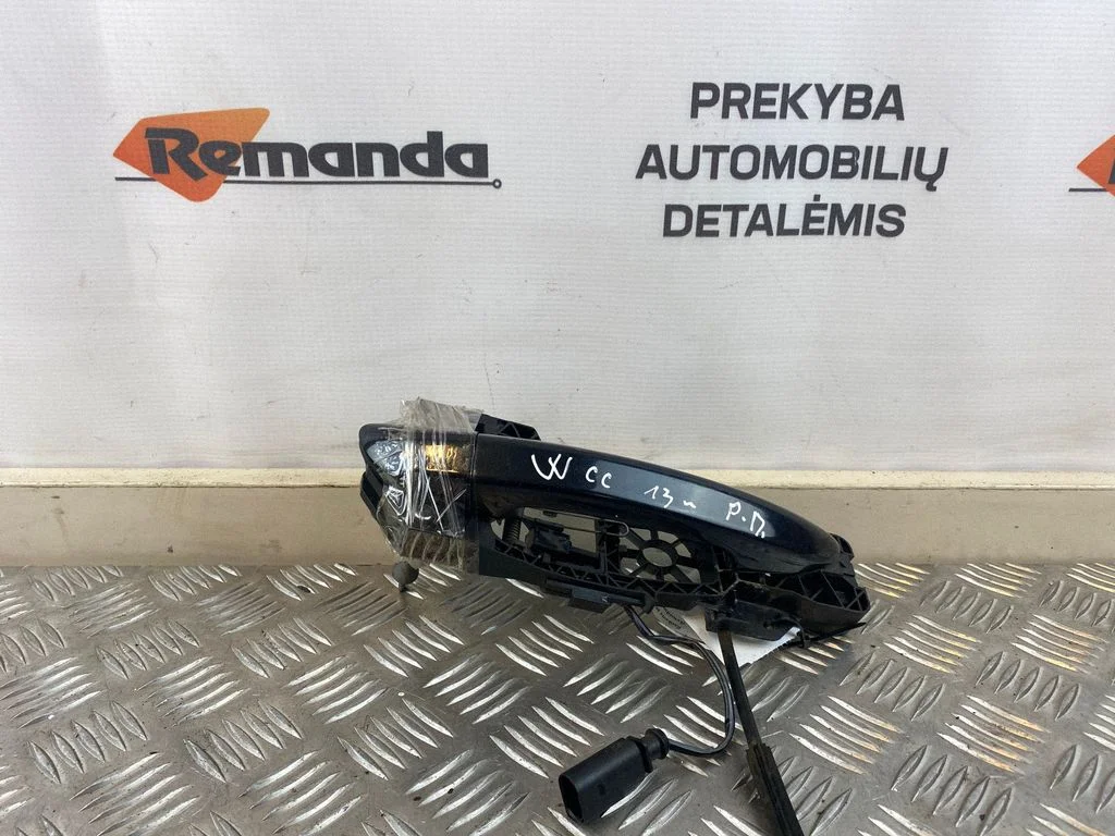 Ārējais atvēršanas rokturis – priekšējā labā