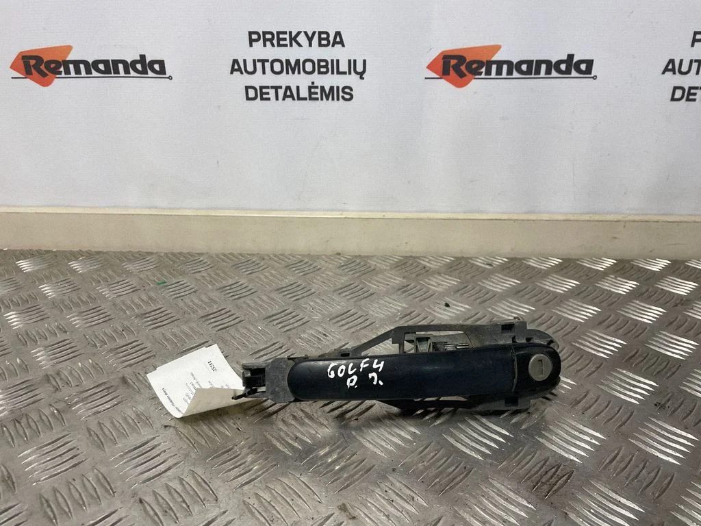 Ārējais atvēršanas rokturis – priekšējā labā