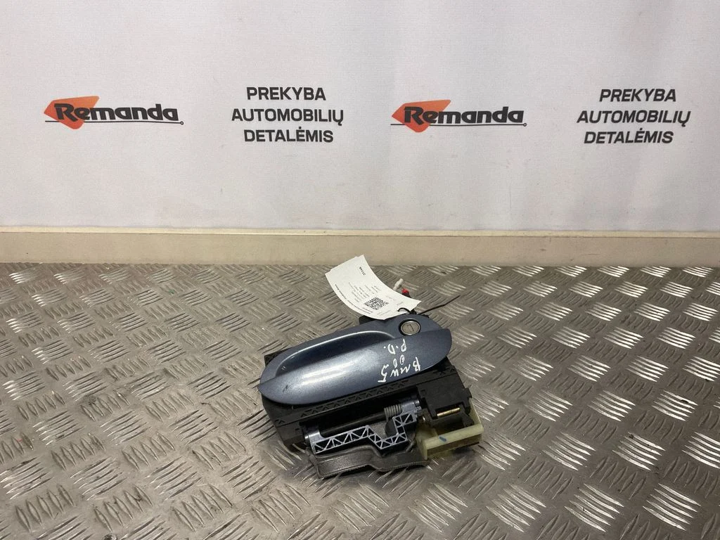 Front door exterior handle – front right