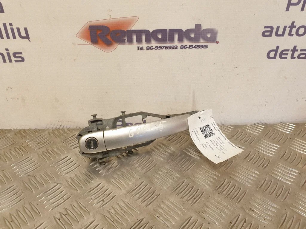 Ārējais atvēršanas rokturis 1K0837886