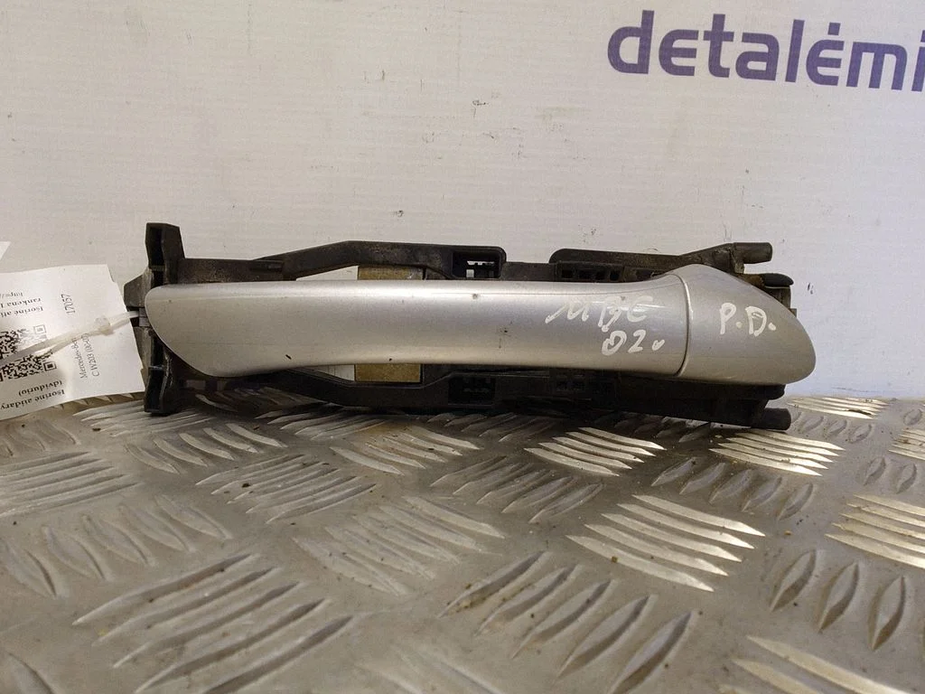Front door exterior handle – front right