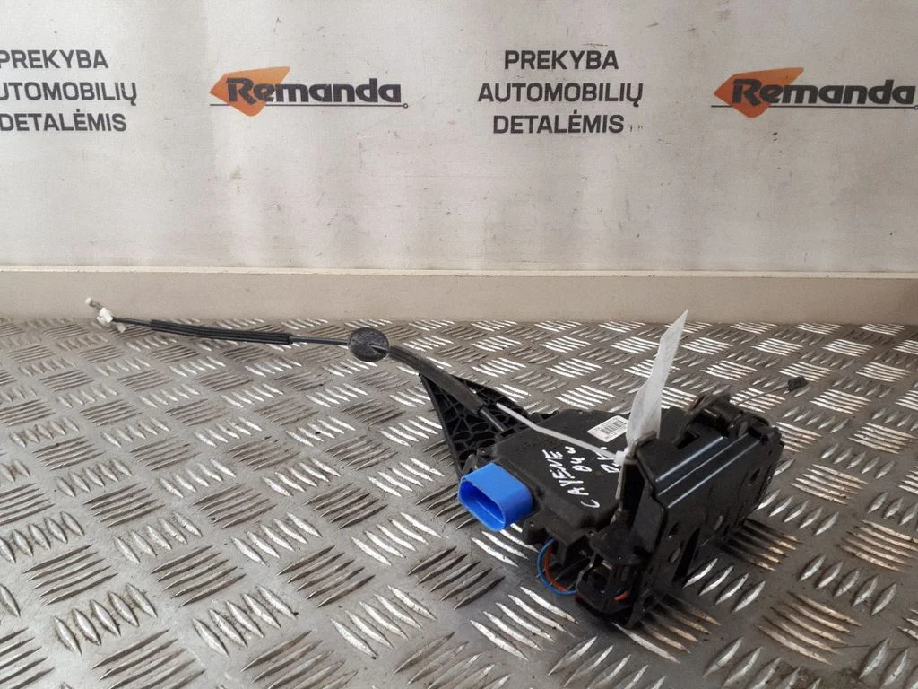 Priekšējo durvju slēdzene 3D2837015K