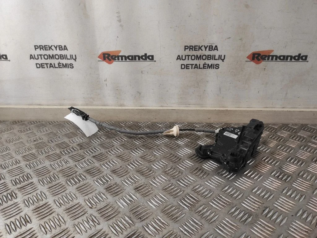 Priekšējo durvju slēdzene 5NC837016D