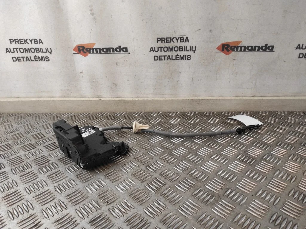 Priekšējo durvju slēdzene 5NC837015D