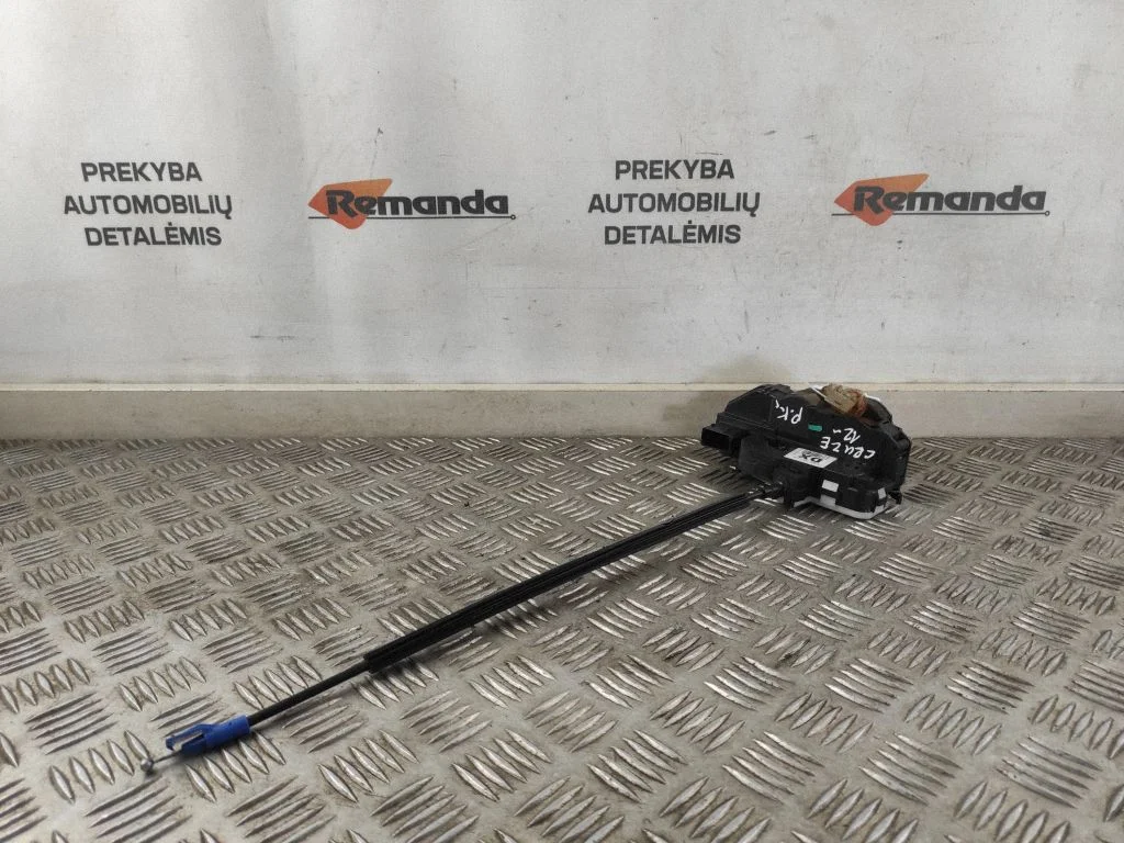 Priekšējo durvju slēdzene 3027087