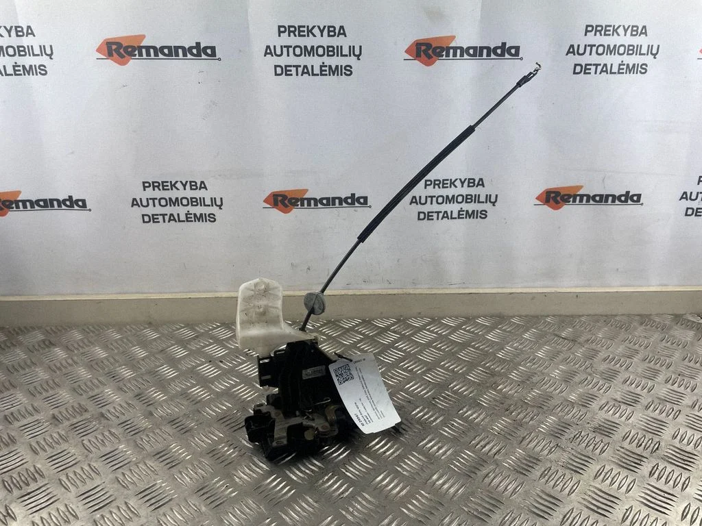 Priekšējo durvju slēdzene CZWL3113683