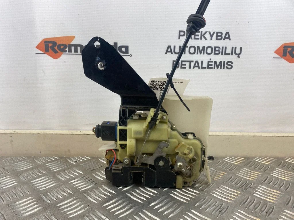 Front door lock – Volkswagen Transporter - Caravelle T5 (2003-2015)