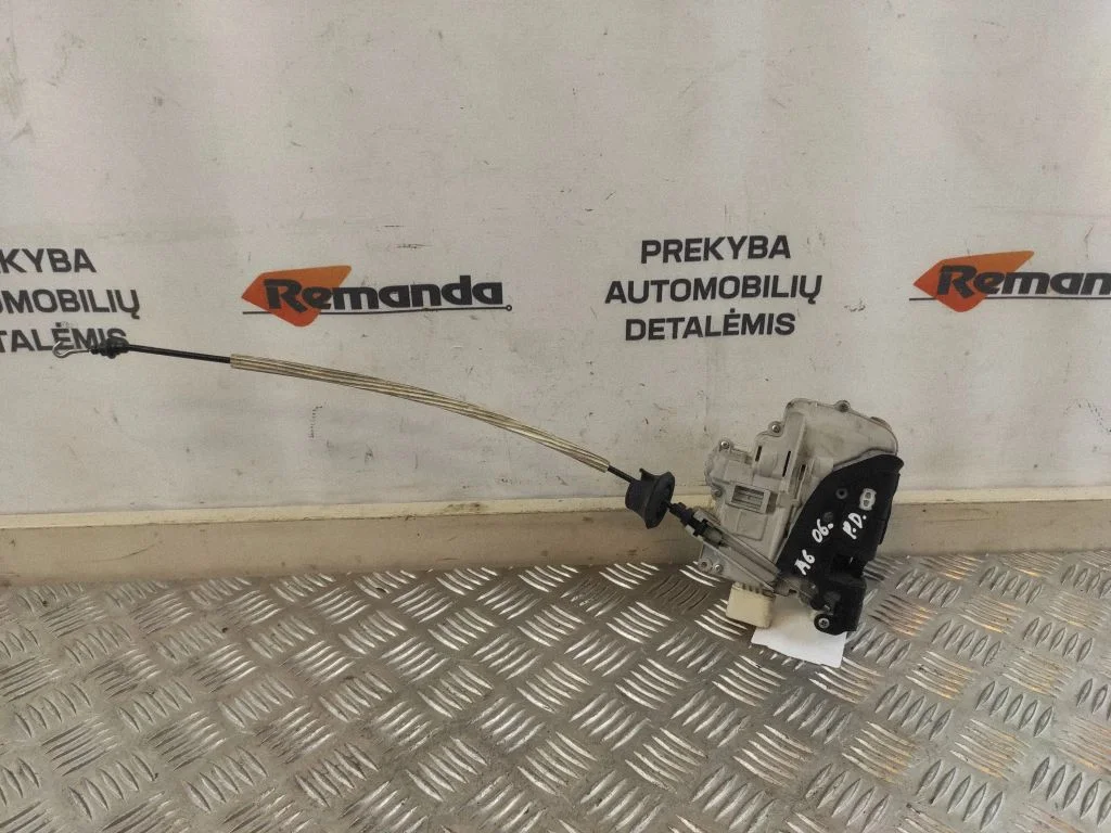 Front door lock 4F2837016