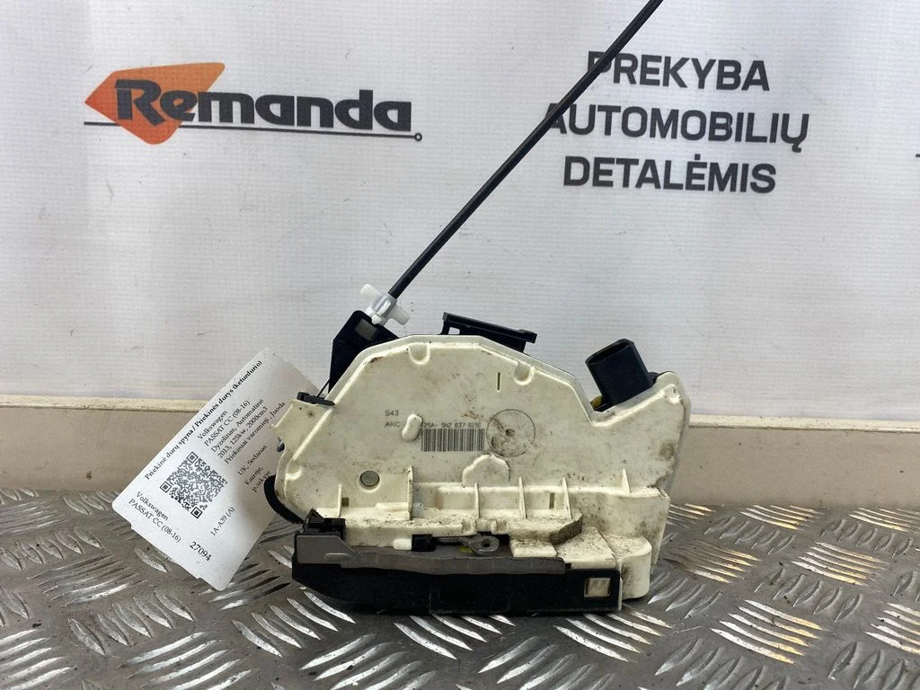 Priekšējo durvju slēdzene 25A5N2837015E