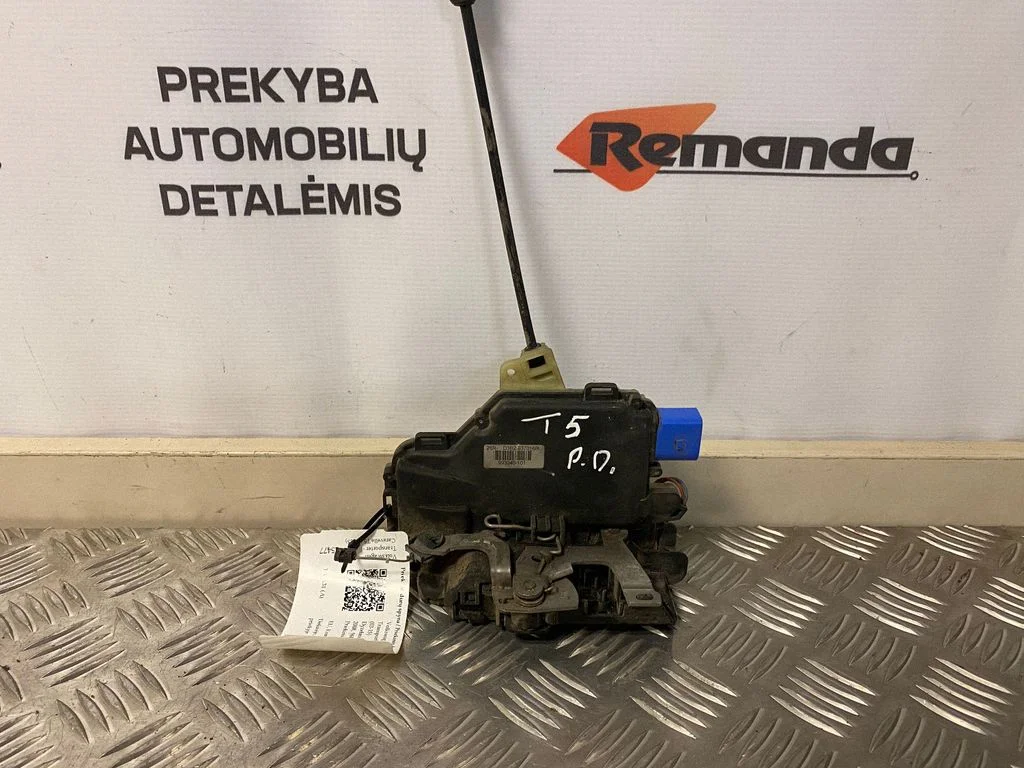 Priekšējo durvju slēdzene 993040101