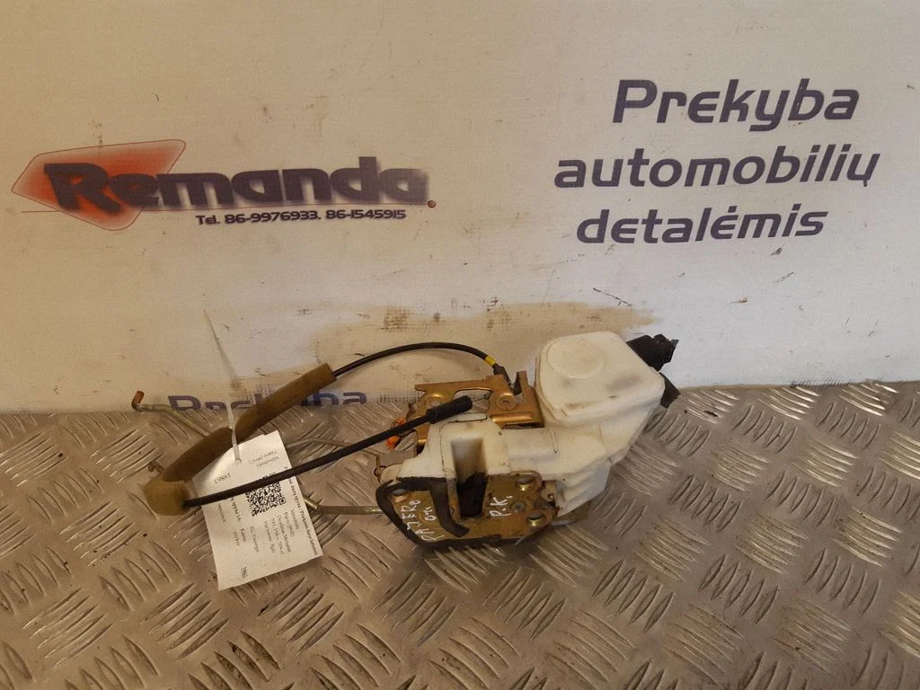 Priekšējo durvju slēdzene – priekšējā kreisā