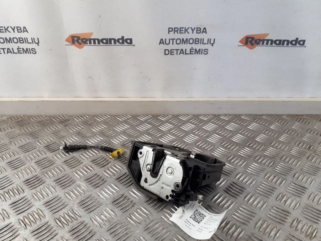 Priekšējo durvju slēdzene 7154619