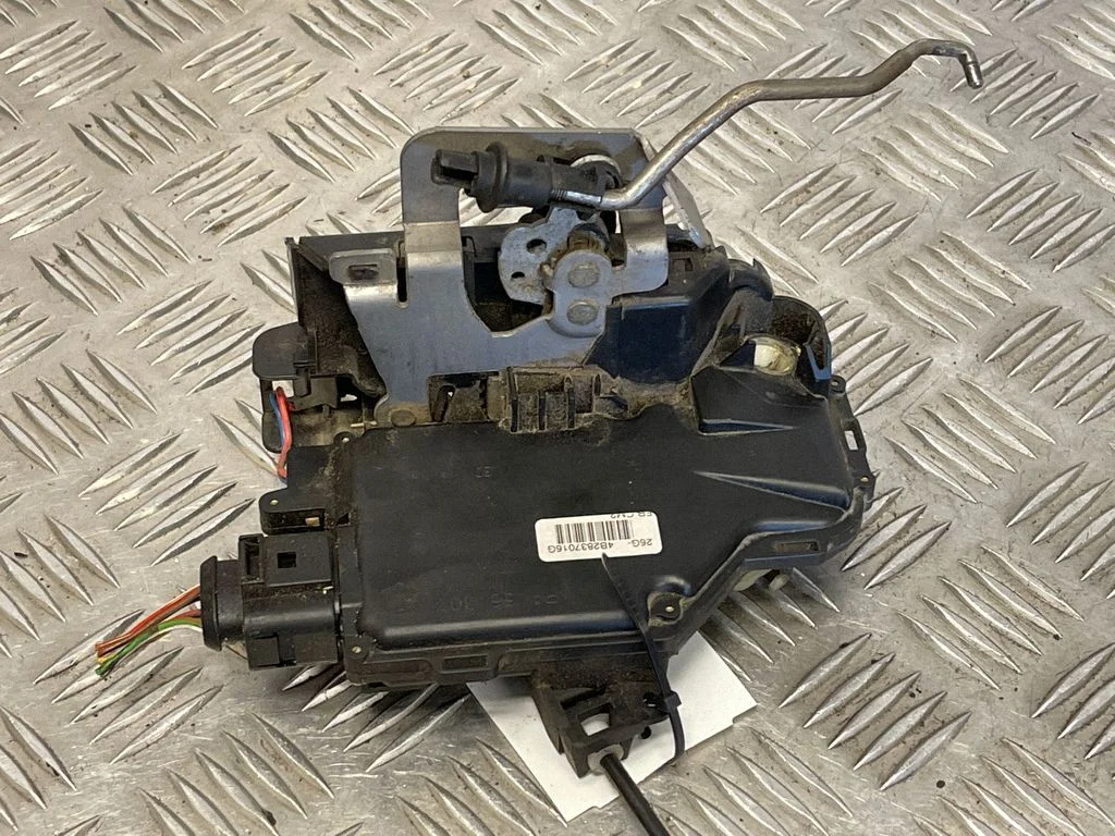 Zamek drzwi przednich – Audi A6 Allroad C5 (1999-2005)