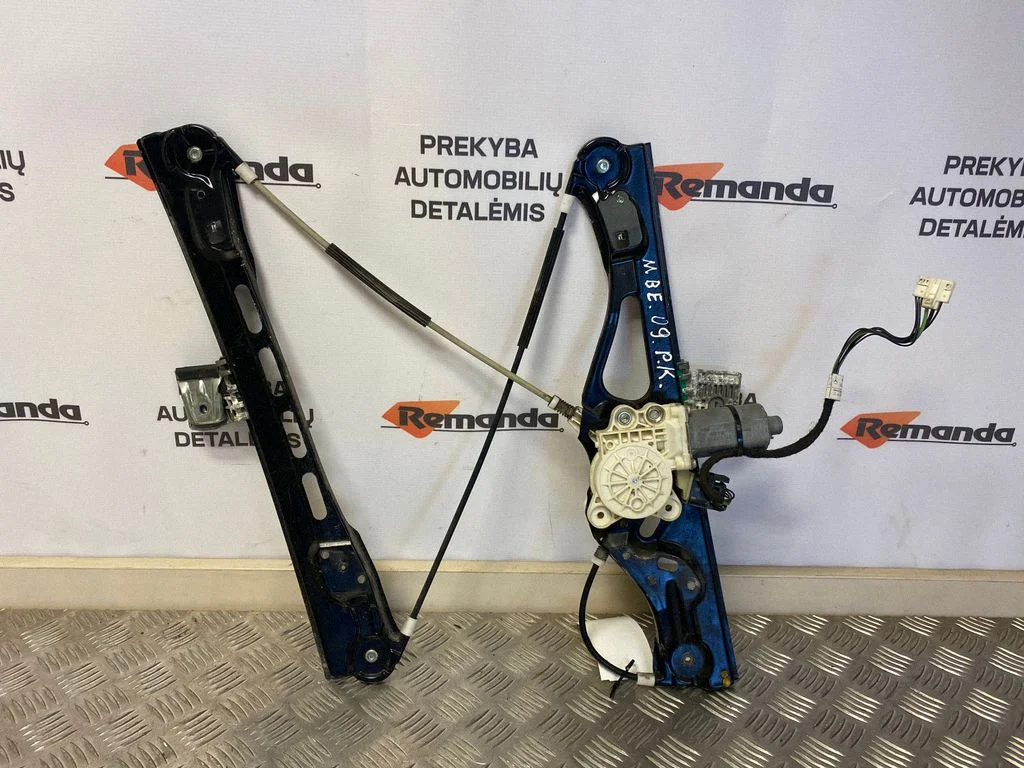 Priekšējā el. loga pacēlāja mehānisma komplekts A2117200146