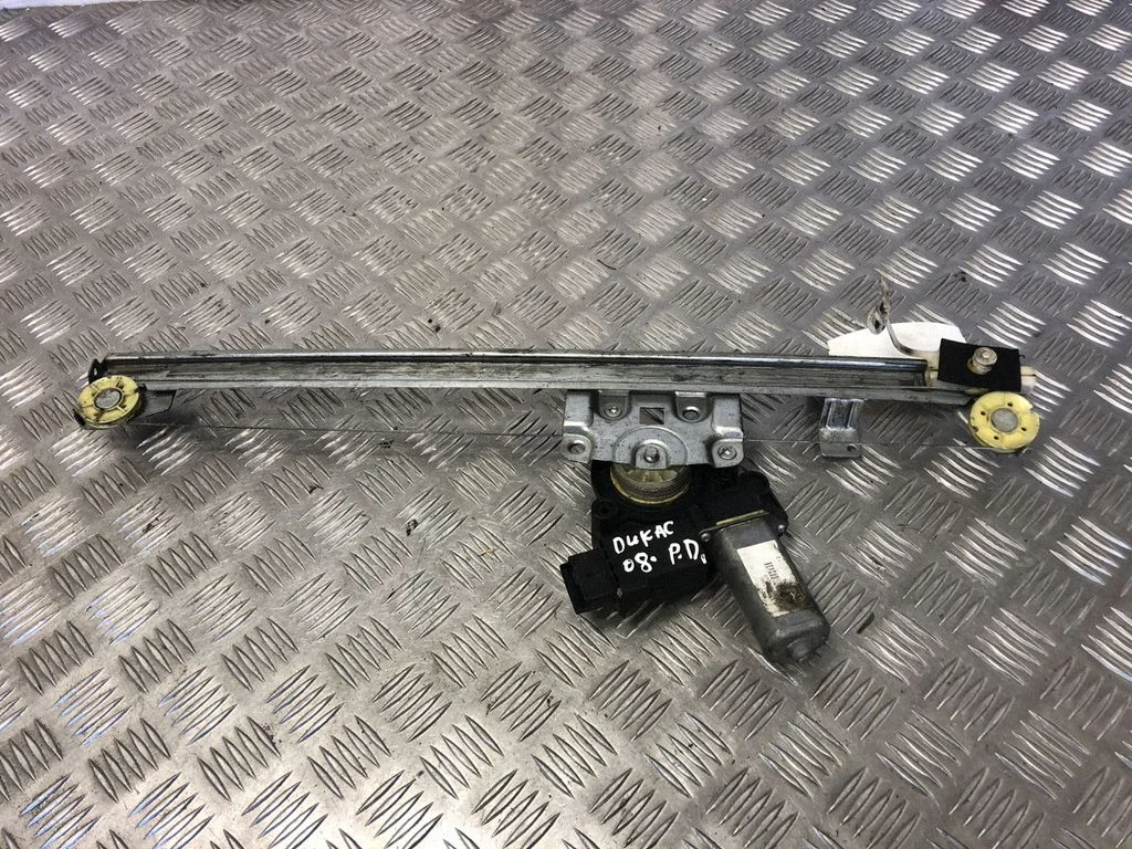 Priekinio el. lango pakėlimo mechanizmo komplektas