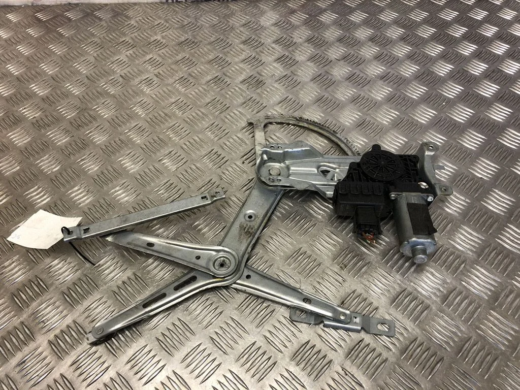 Priekšējā el. loga pacēlāja mehānisma komplekts – Opel Astra H (2004-2012)