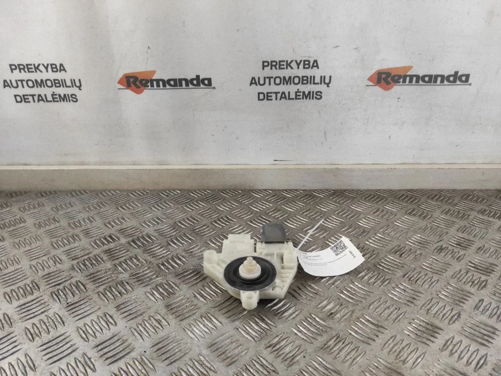 Front door window regulator motor – Skoda Fabia Mk3 (NJ) (2015-2021)