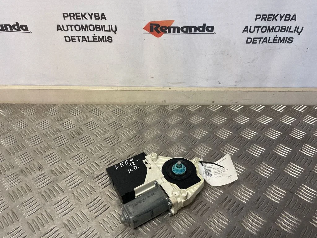 Priekšējā loga pacēlāja motoriņš 1T0959702AB