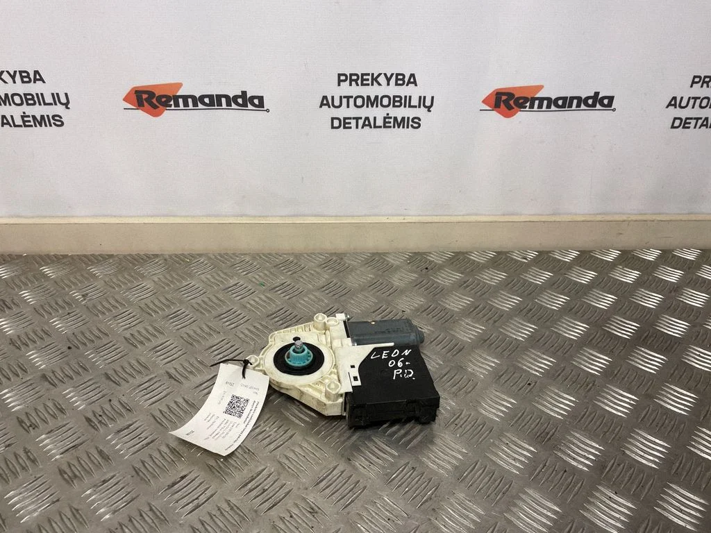 Priekinio lango pakelėjo varikliukas