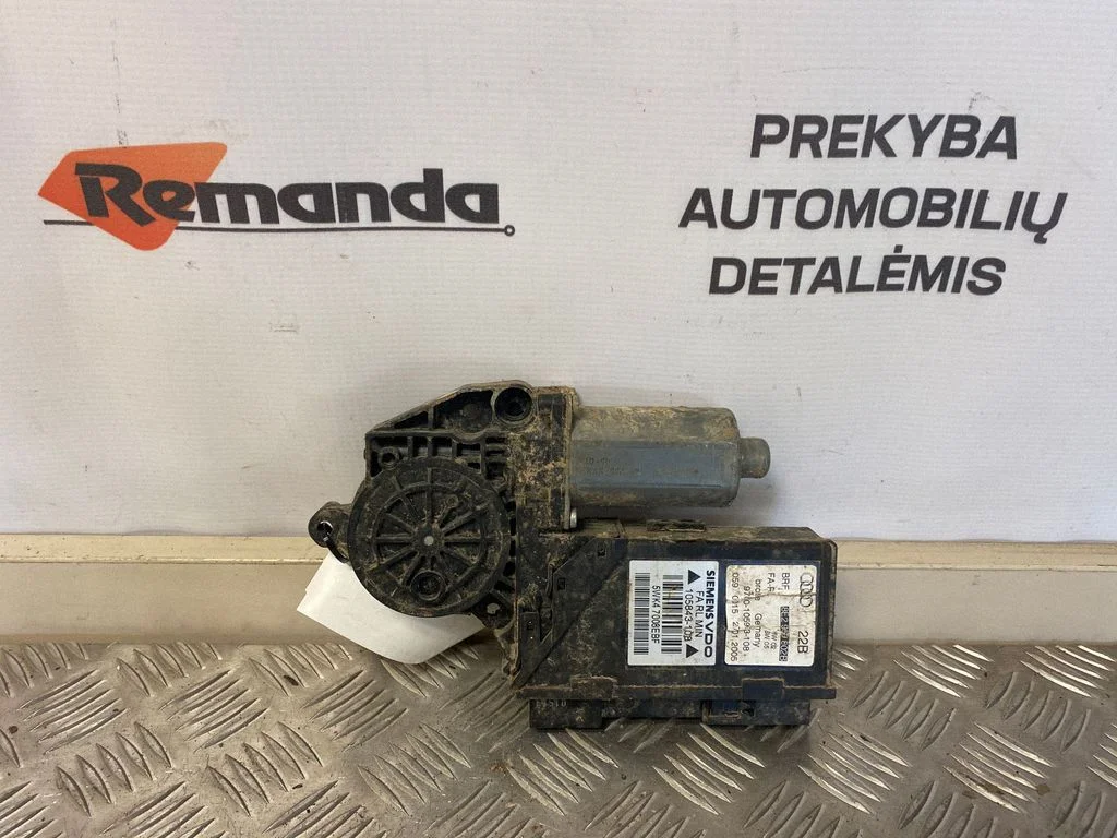 Front door window regulator motor 8E0959802B
