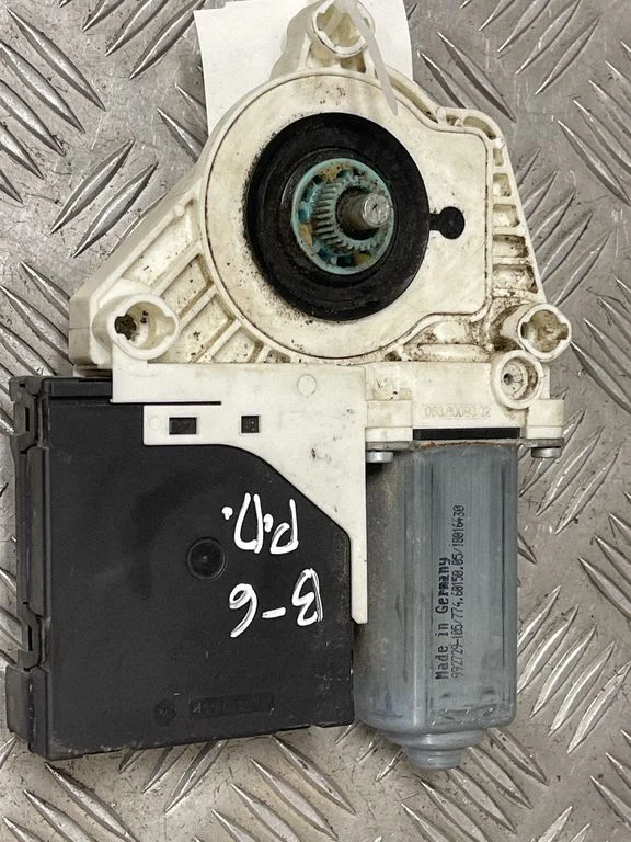 Front door window regulator motor 1K0959792