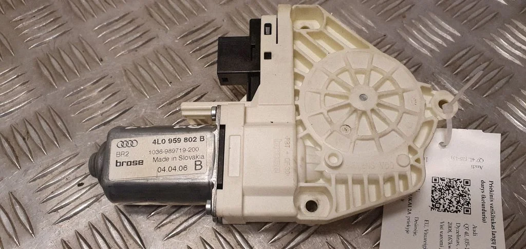 Priekšējā loga pacēlāja motoriņš 4L0959802B