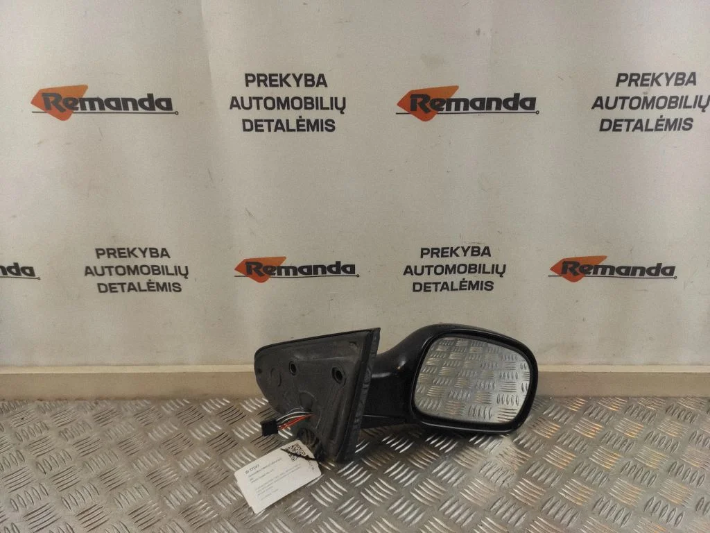 Front door electric wing mirror – Chrysler Voyager (2004-2007)