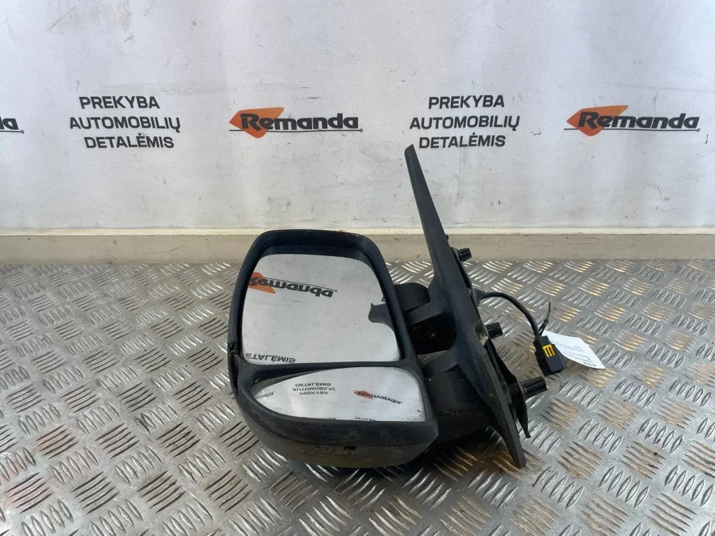 Spogulis (elektriski regulējams) – priekšējā kreisā