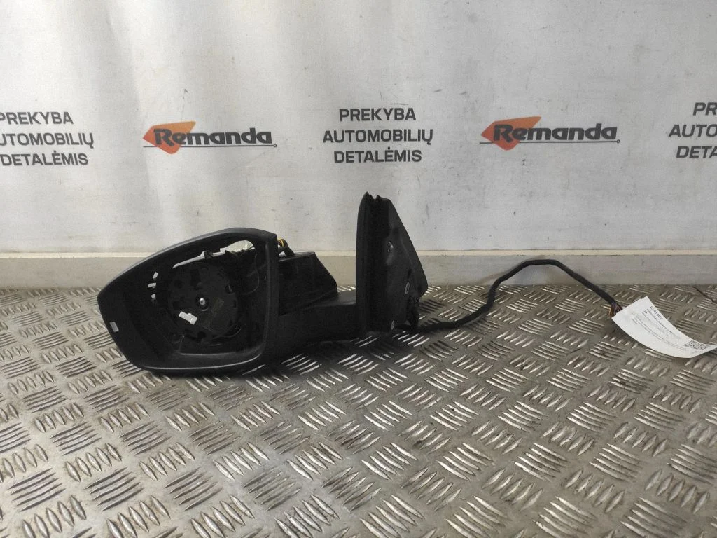 Front door electric wing mirror E1021275