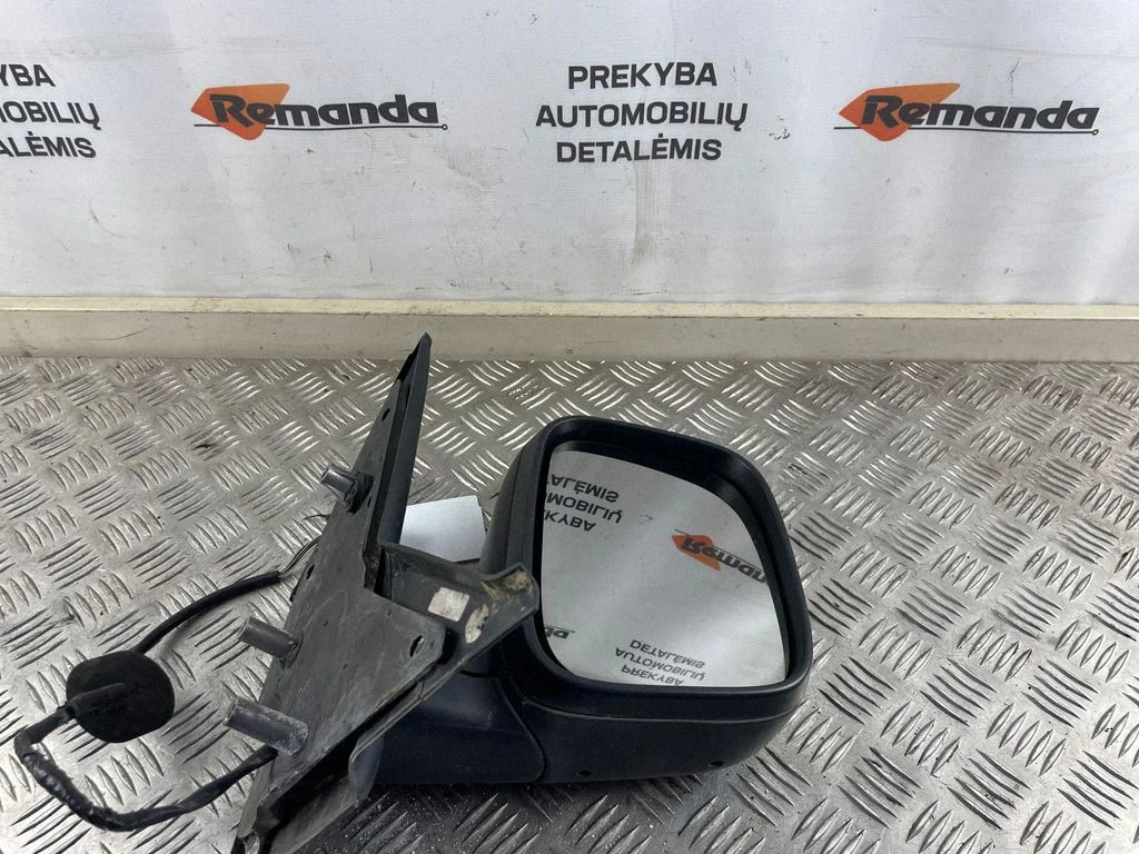 Front door electric wing mirror – front right