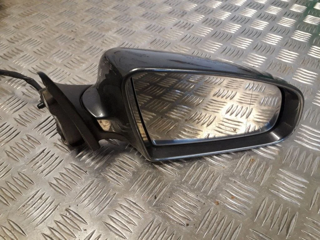 Front door electric wing mirror
