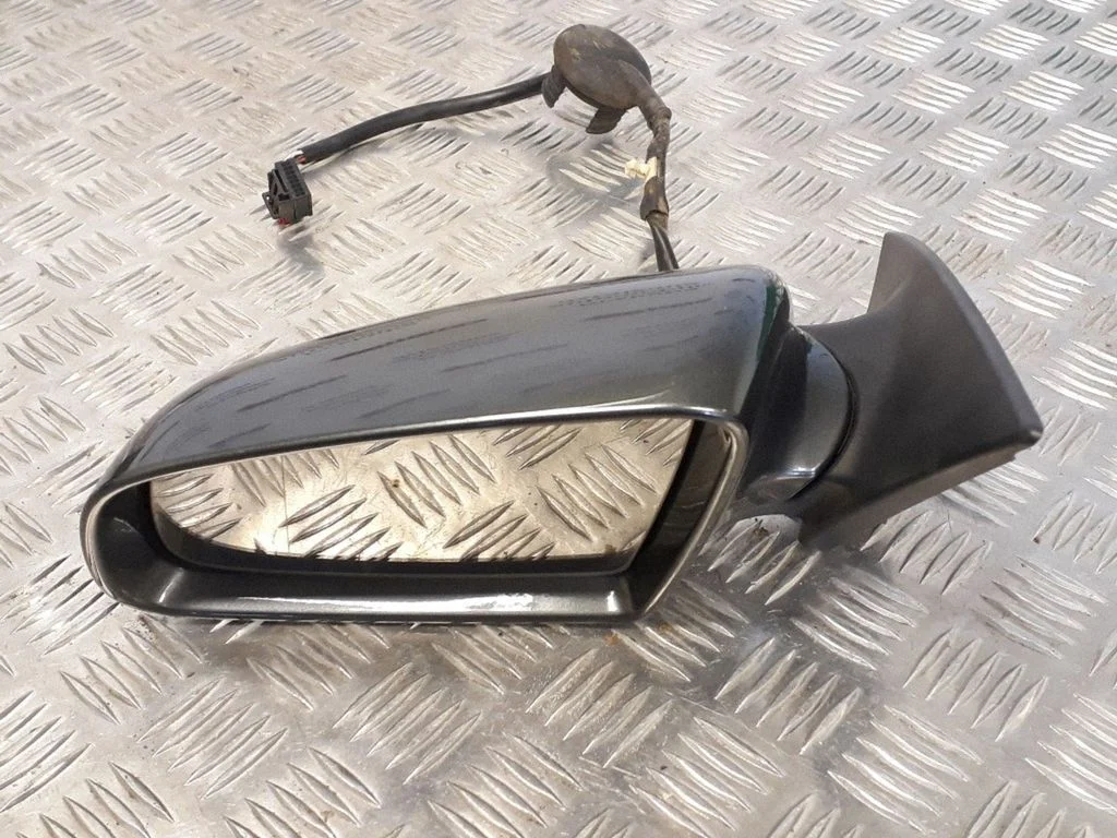 Front door electric wing mirror