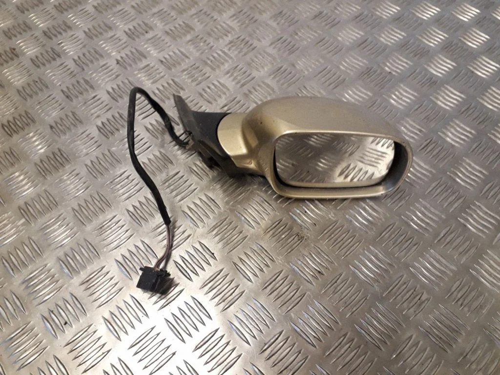 Front door electric wing mirror
