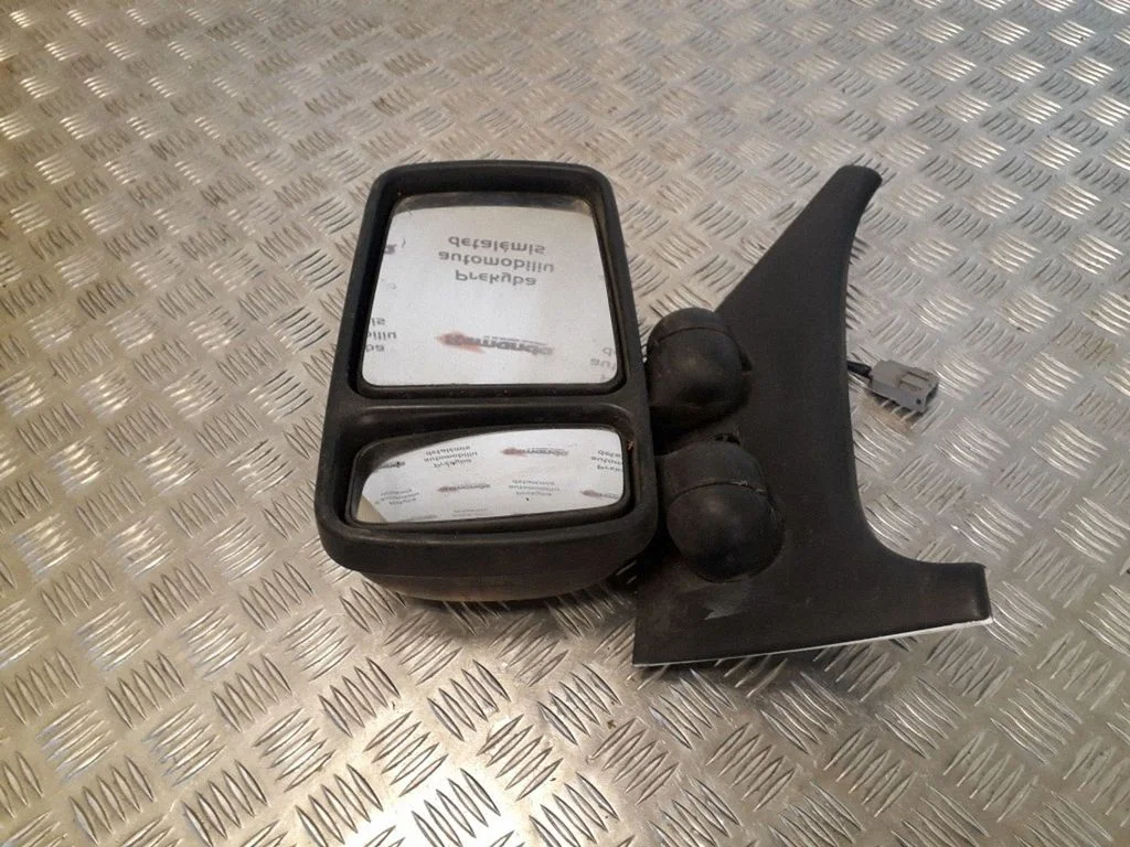 Front door electric wing mirror
