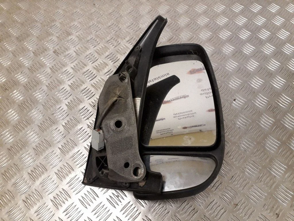 Front door electric wing mirror
